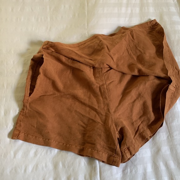 Linen scort - Picture 2 of 5